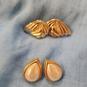 Vtg 80s 90s Gold Ribbed Heart & Pearl Teardrop Pierced Earrings (Set of 2)